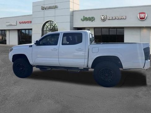 Used 2020 Toyota Tacoma SR AWD/4WD image 6