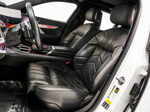 Used 2023 BMW 760i xDrive w/ Executive Package image 6