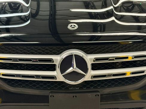 Used 2021 Mercedes-Benz GLB 250 4MATIC w/ Premium Package image 5