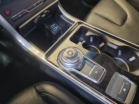 Used 2019 Ford Edge Titanium AWD/4WD image 26
