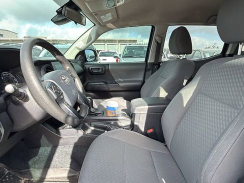 Used 2020 Toyota Tacoma SR w/ SR Convenience Package image 4