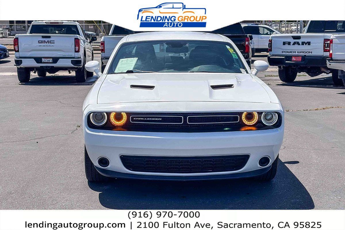 Used 2022 Dodge Challenger SXT RWD image 6
