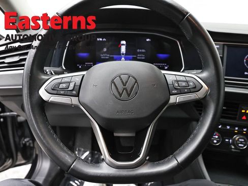 Used 2024 Volkswagen Jetta SE FWD image 10