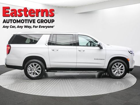 Used 2023 Chevrolet Suburban Premier image 4