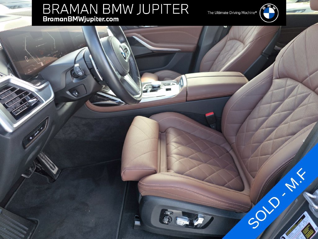 Used 2025 BMW X7 xDrive40i w/ M Sport Package AWD/4WD image 9