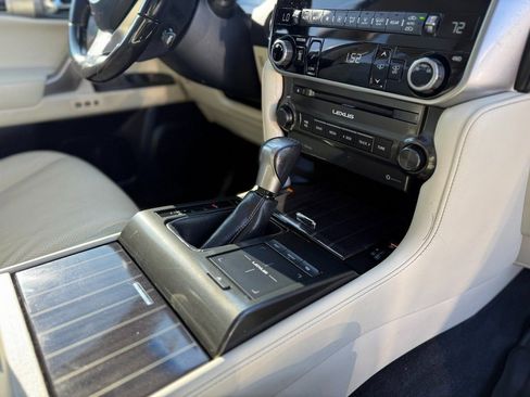 Used 2022 Lexus GX 460 Luxury w/ Off Road Package image 14