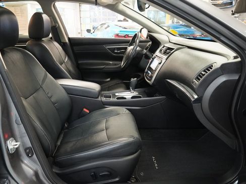 Used 2016 Nissan Altima 2.5 SL w/ 2.5 Technology w/LED Package image 33