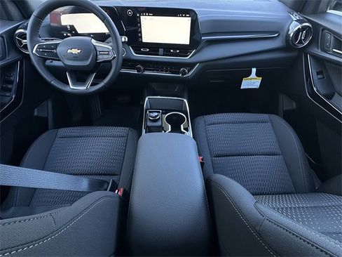 New 2026 Chevrolet Equinox LT image 9