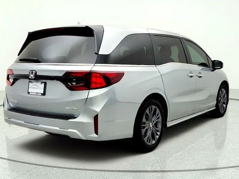 Used 2026 Honda Odyssey Touring image 5
