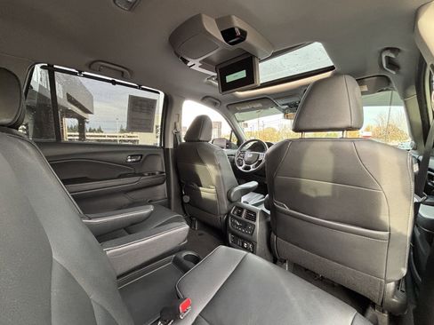Used 2022 Honda Pilot Touring image 12
