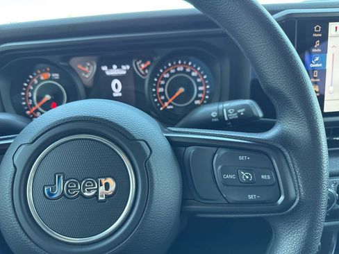 Used 2024 Jeep Wrangler Unlimited Sport AWD/4WD image 29