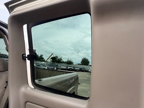 Used 2005 Chevrolet Silverado 2500 LS AWD/4WD image 22