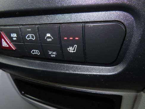 Used 2018 Mercedes-Benz Sprinter 2500 image 24
