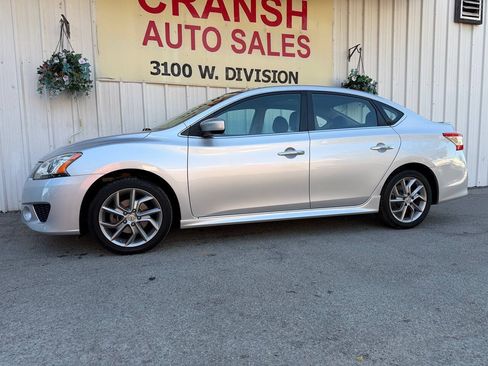 Used 2013 Nissan Sentra SR w/ Premium Pkg FWD image 8