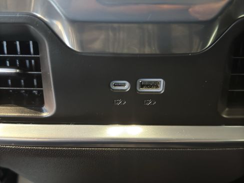 Used 2025 GMC Sierra 1500 Elevation w/ Elevation Premium Package AWD/4WD image 15