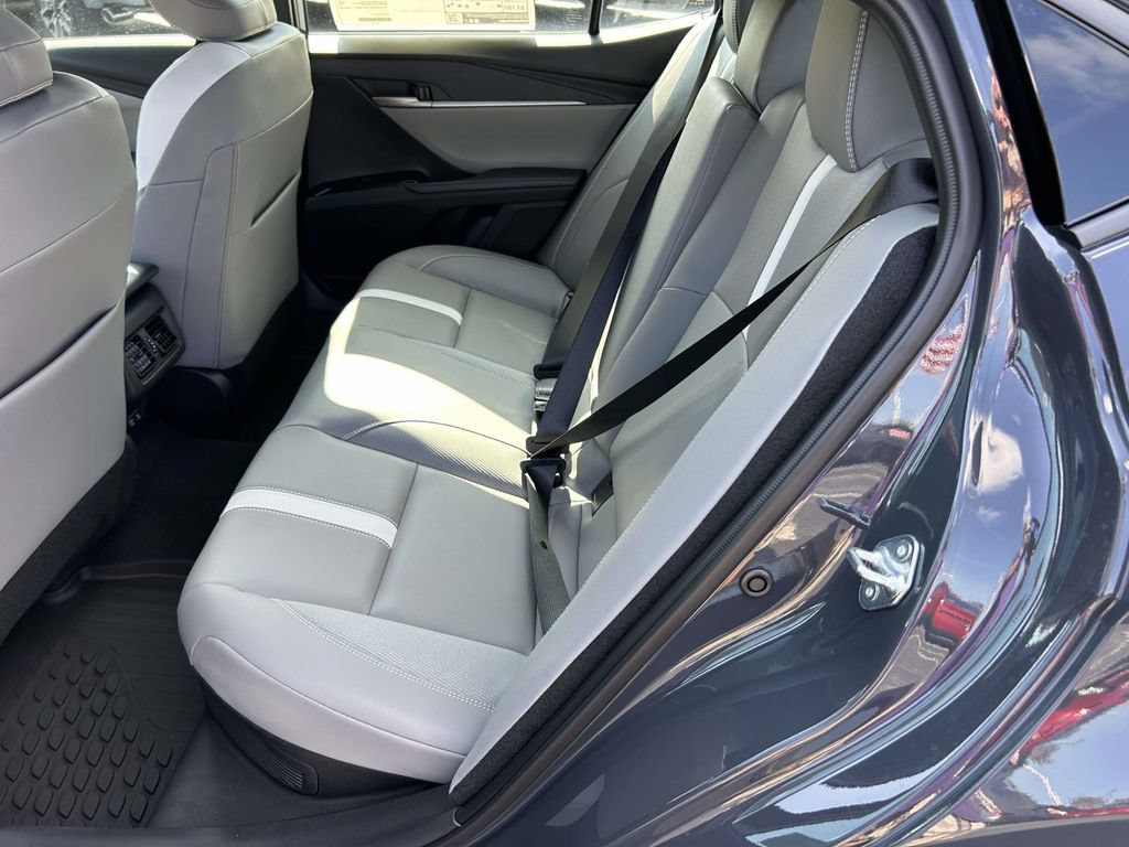 New 2026 Toyota Camry Hybrid FWD image 13