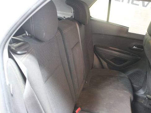 Used 2020 Chevrolet Trax LS w/ Tint and Cruise Package FWD image 9