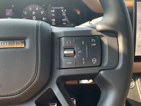 Used 2025 Land Rover Defender 110 V8 image 12