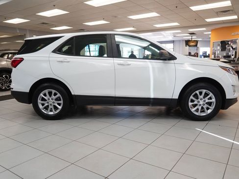 Used 2021 Chevrolet Equinox LS image 15