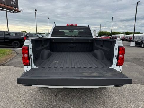 Used 2018 Chevrolet Silverado 1500 Custom w/ Custom Convenience Package AWD/4WD image 39