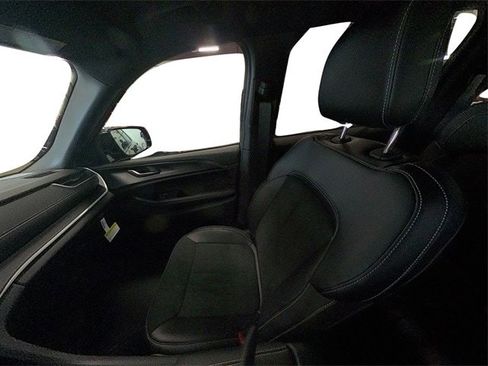 New 2025 Jeep Grand Cherokee Altitude image 35