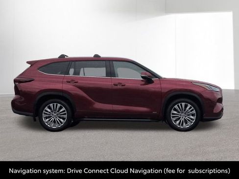 Certified 2026 Toyota Highlander Platinum AWD/4WD image 4