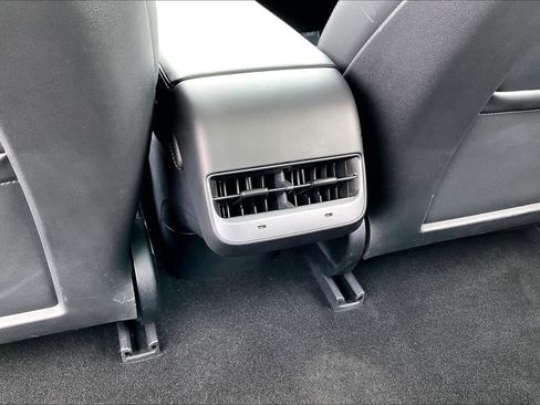 Used 2023 Tesla Model 3 Standard Range image 14