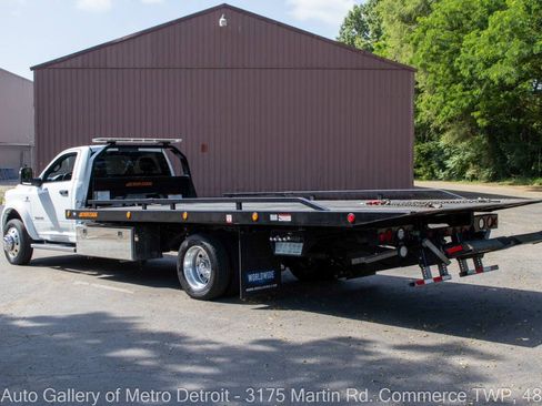 Used 2024 RAM 5500 4x4 Regular Cab image 4