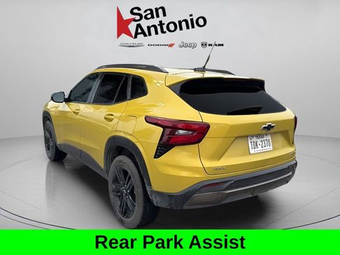 Used 2024 Chevrolet Trax ACTIV w/ Driver Confidence Package FWD image 5
