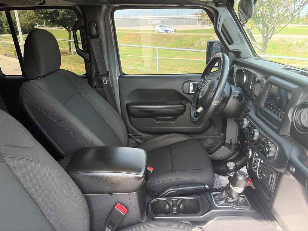 Used 2018 Jeep Wrangler Unlimited Sport S AWD/4WD image 26