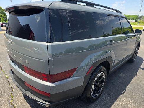 Used 2024 Hyundai Santa Fe SEL FWD image 3
