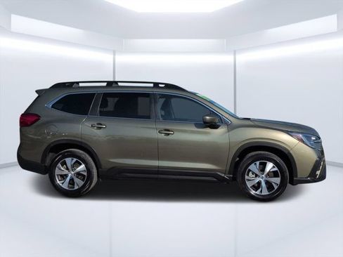 Used 2025 Subaru Ascent Premium AWD/4WD image 2