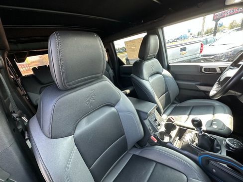 Used 2022 Ford Bronco Black Diamond image 11