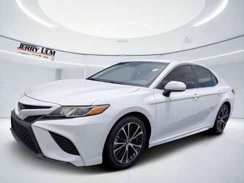 Used 2019 Toyota Camry SE FWD image 7