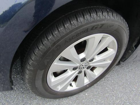 Used 2015 Volkswagen Golf TDI FWD image 17