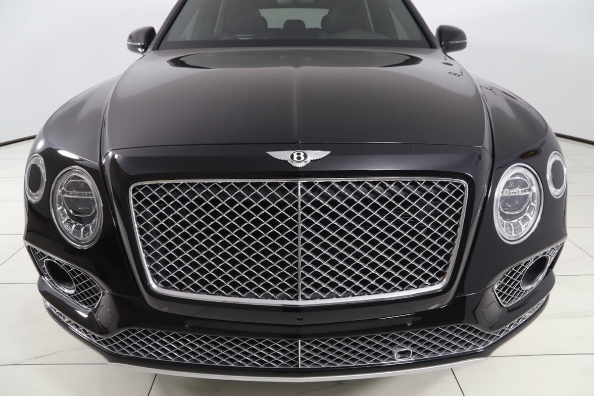 Used 2018 Bentley Bentayga AWD/4WD image 55