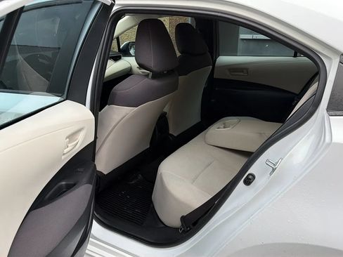 Used 2022 Toyota Corolla LE FWD image 26