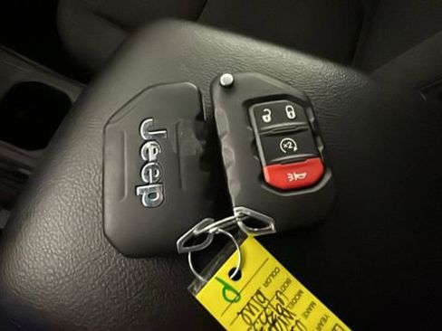 Used 2023 Jeep Wrangler Unlimited w/ Cold Weather Group AWD/4WD image 19