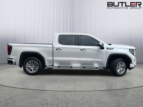 Used 2024 GMC Sierra 1500 Denali w/ Technology Package AWD/4WD image 4