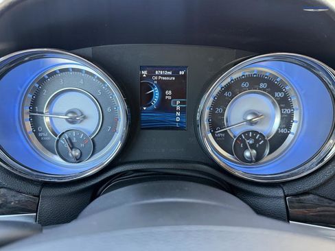 Used 2012 Chrysler 300 image 18