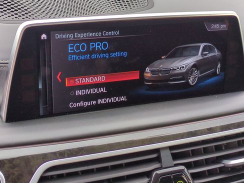 Used 2018 BMW 750i RWD image 38