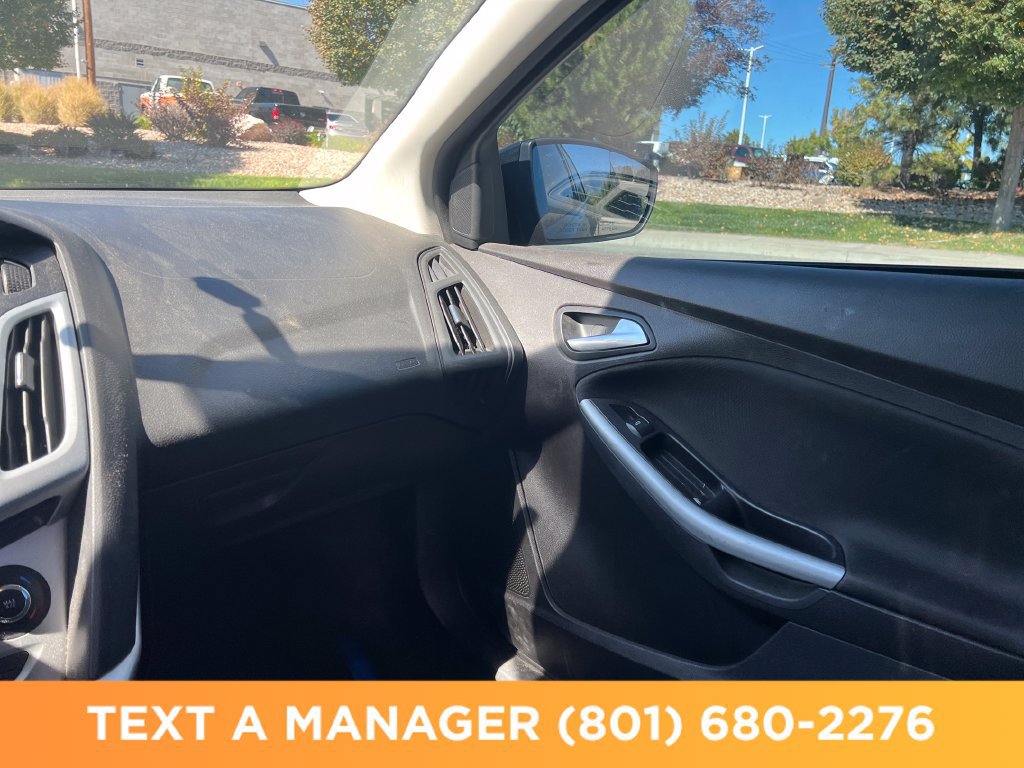Used 2014 Ford Focus SE w/ Equipment Group 201A FWD image 22