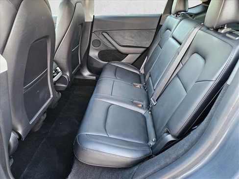 Used 2023 Tesla Model Y Long Range image 19