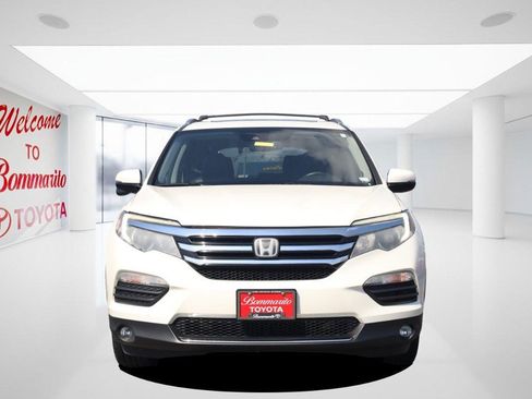 Used 2018 Honda Pilot Touring image 4
