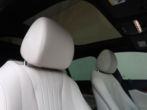 Used 2019 Mercedes-Benz E 300 4MATIC image 32