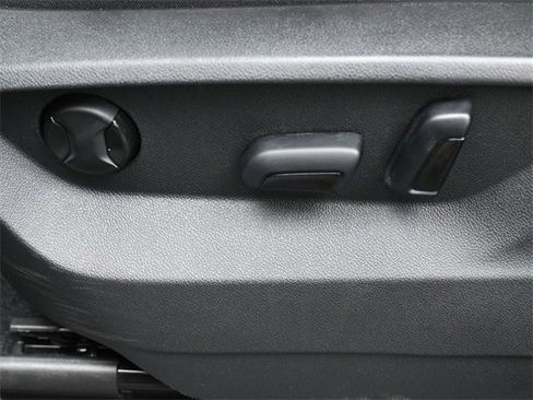 Used 2023 Volkswagen Atlas Cross Sport SE image 10