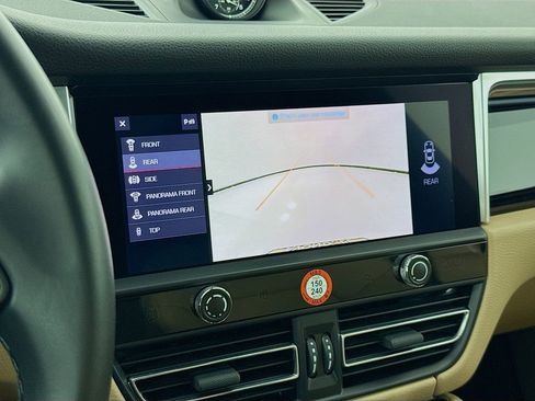 Certified 2022 Porsche Macan AWD/4WD image 20