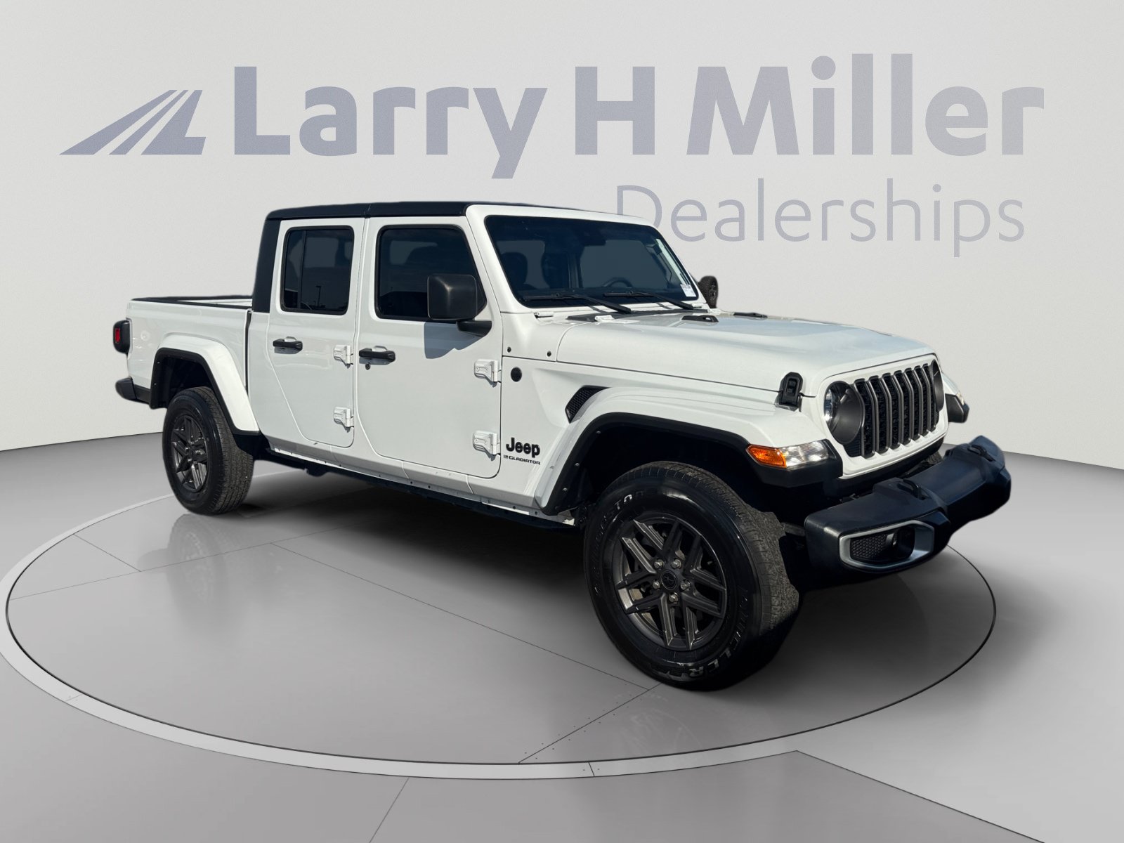 Used 2024 Jeep Gladiator Sport AWD/4WD image 5