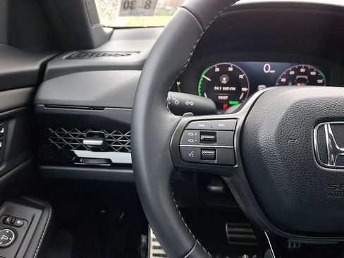 Used 2025 Honda Accord Sport image 21