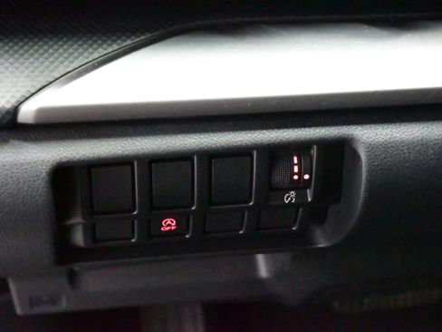 Used 2019 Subaru Forester Premium w/ All-Weather Package image 22